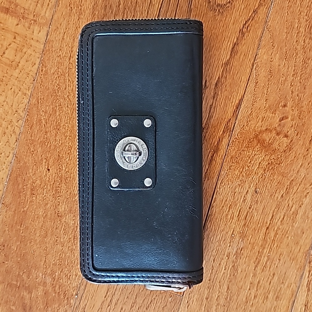 Marc by Marc Jacobs full zip wallet